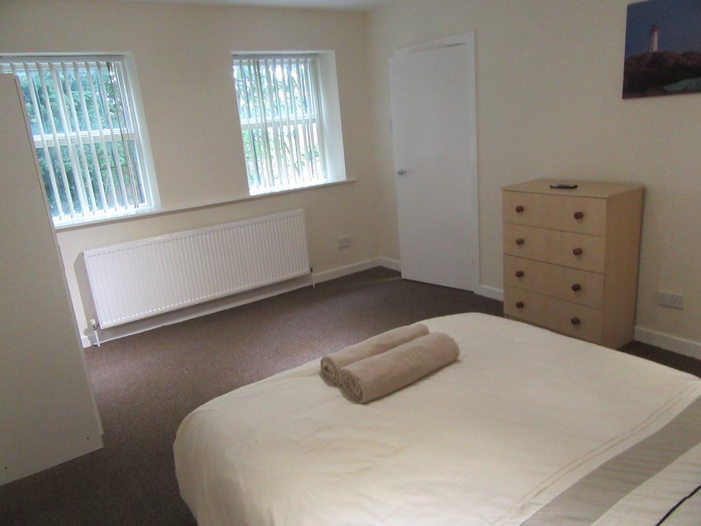No 4 - Large 2 Bed Near Sefton Park And Lark Lane Appartement Liverpool Buitenkant foto